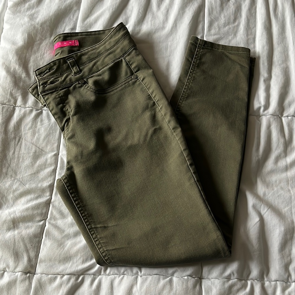Olive jeans
